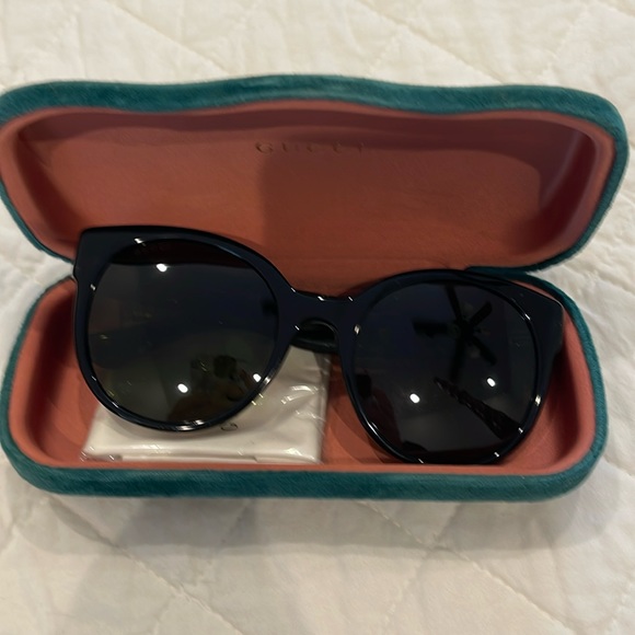 Gucci Accessories - Gucci sunglasses
